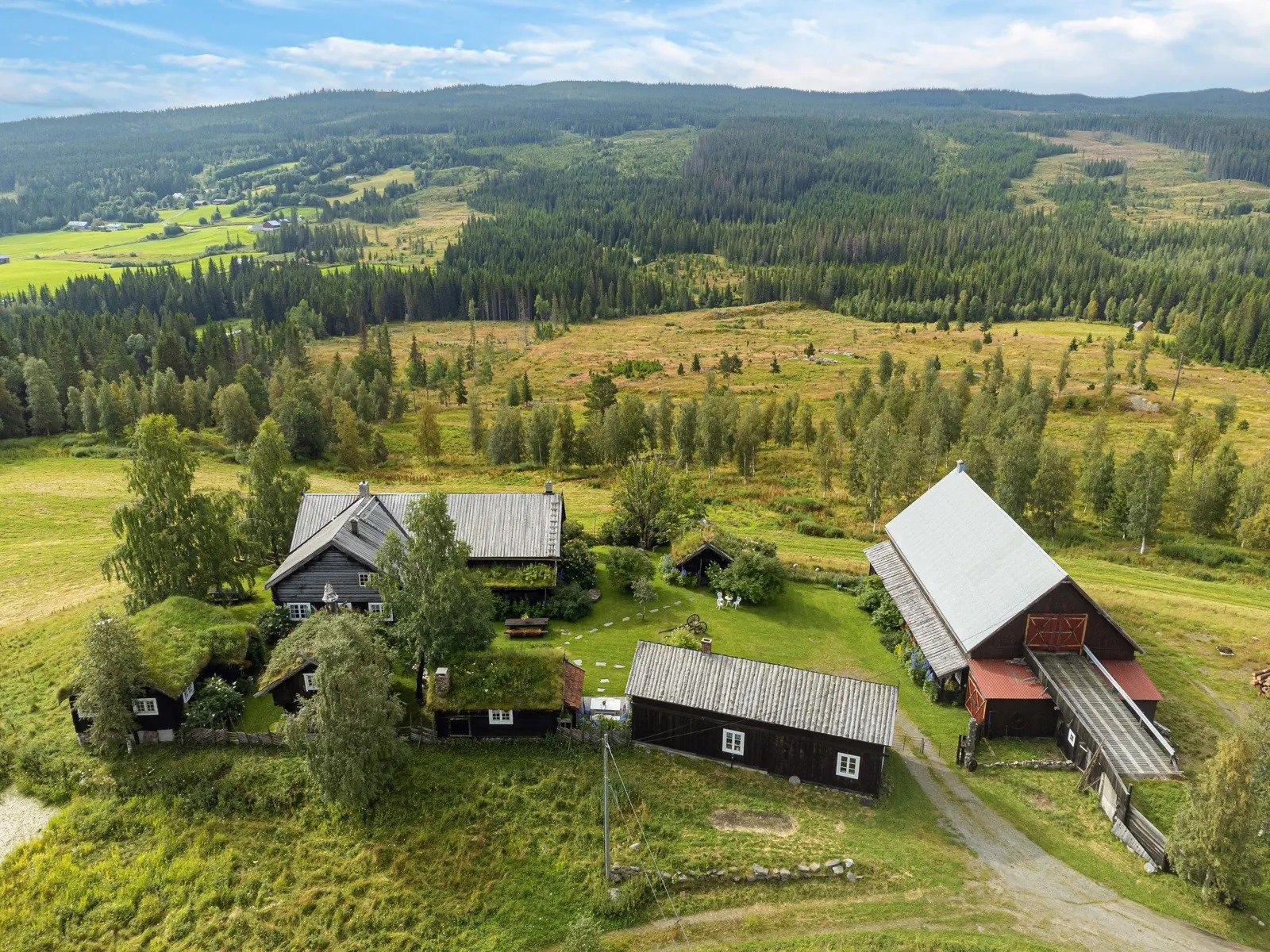 The Torpa farm setting pictured on the Vårlys organiser website in Norway. Venue photograph; image date unstated.